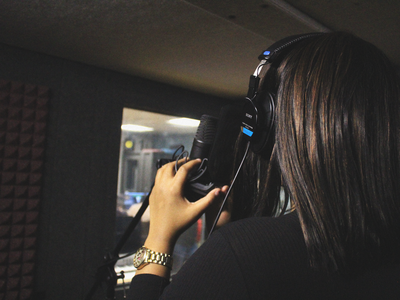 Students recording in LL02. (Photo by Cardinal Studios.)